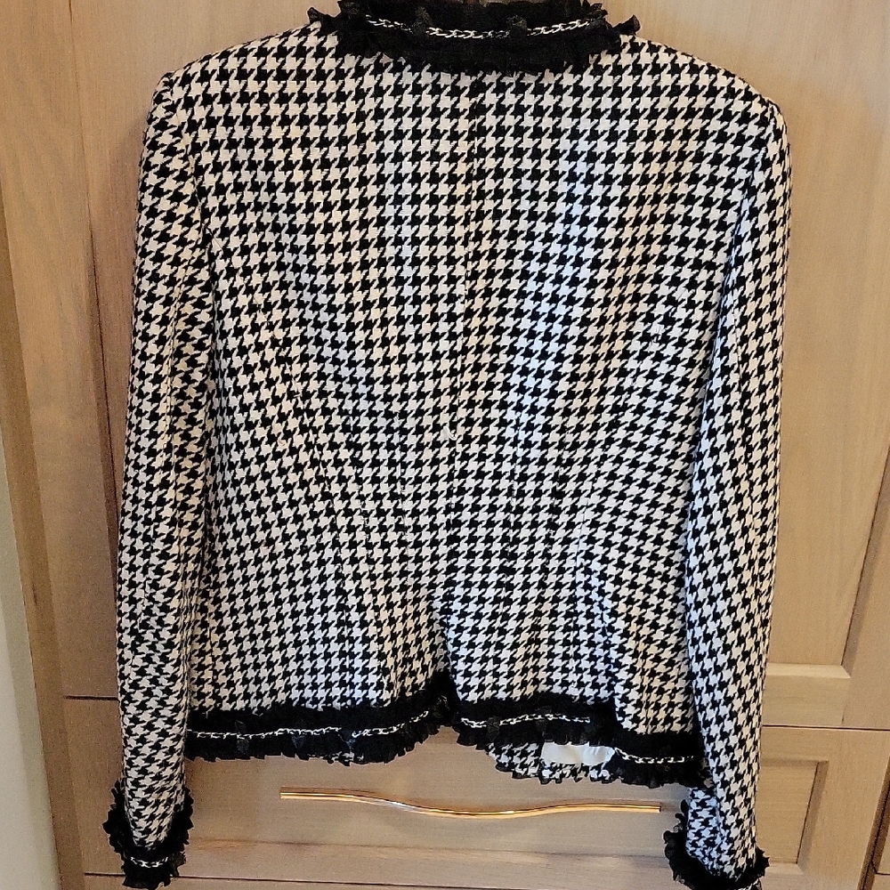White House Black Market Houndstooth Blazer with Fringe & Chain detail - Picture 4 of 4